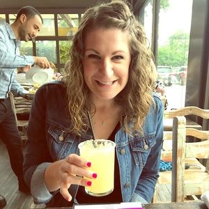 Meet your Posher, Elizabeth